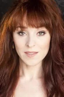 Ruth Connell como: Lady Margaux