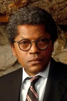 Clarence Williams III como: Mr. Simms (segment "Welcome to My Mortuary")
