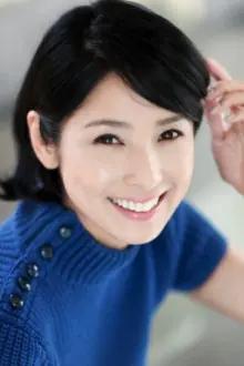 Hitomi Kuroki como: Mayumi