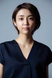 Kasumi Yamaya como: Ayaka Kimishima