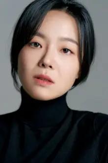 Lee Sang-hee como: Kyeong-eun