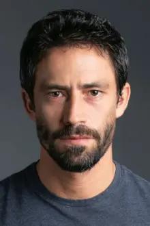 Tiago Correa como: Santiago Quiñones