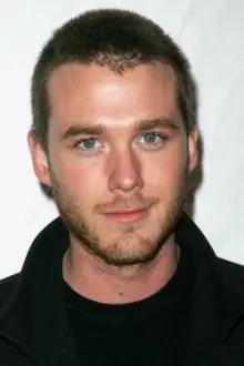 Eric Lively como: Tyler Crowe