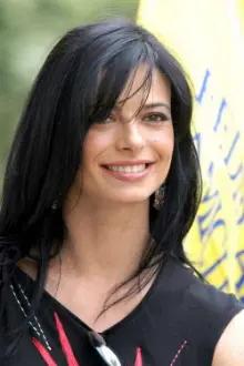 Natalia Estrada como: Ana Montez