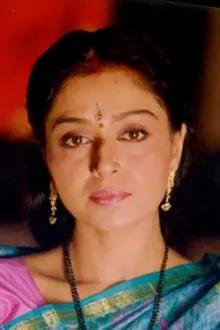 Beena Banerjee como: Kamla (Devraj's wife)