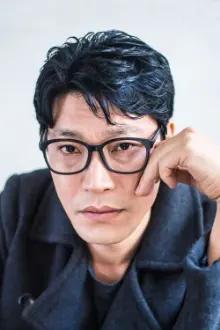 Choi Gwi-hwa como: Director Lee