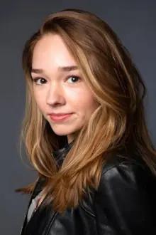 Holly Taylor como: Paige Jennings