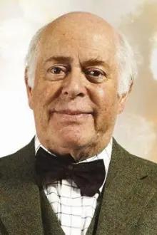 Clive Swift como: Self (archive footage)