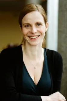 Julia Jäger como: Charlotte Mühlhausen