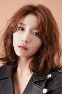 Lee Cho-hee como: Jung Eun-ji