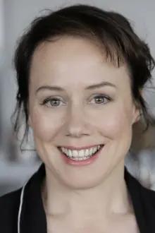 Eva Löbau como: Nicola