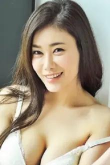 Kang So-eun como: Yoo Ah-hee