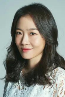 Joo Min-kyung como: Geum Bo-ra