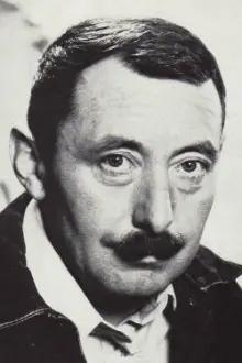 Heinz Schubert como: Zirkusdirektor, Himmler, Himmler-Puppenspieler, Hitler
