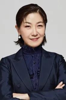 Seo Yi-sook como: Lord Kim's wife