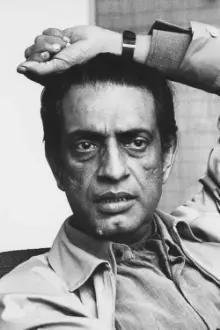 Satyajit Ray como: Self (archive footage)