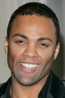 Ray Fearon como: Sterling Brooks