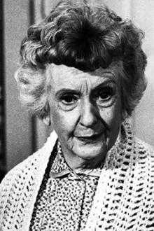 Ruth McDevitt como: Grandma Rose