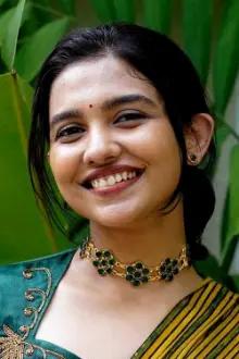 Mamitha Baiju como: Chithra