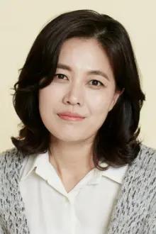 Kim Jung-young como: Jeong Ok-sun