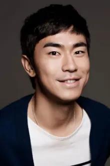 Lee Si-eon como: CEO Ji