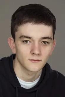 Lewis MacDougall como: Conor