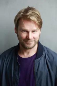 Kai Scheve como: Sven Hansen