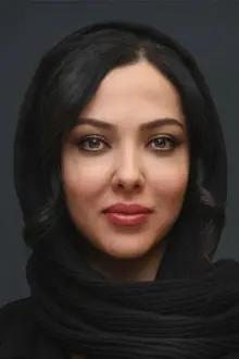 Leila Otadi como: Haj Saleh Girinouf's Wife