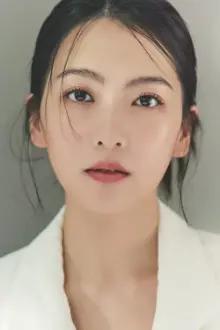 Kang Ji-young como: Ela mesma