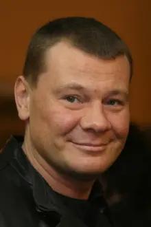Vladislav Galkin como: Senior Lt. Evgeniy Tamantsev