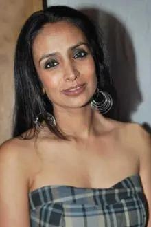 Suchitra Pillai como: Roopa