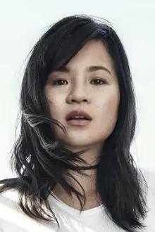 Kelly Marie Tran como: Amanda Nguyen