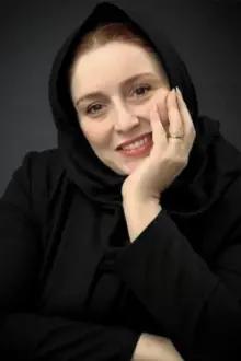 Zhaleh Sameti como: Mahi's Mother