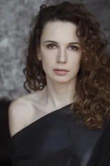 Emanuela Fanelli como: Palmira 'Perri' Piccoli