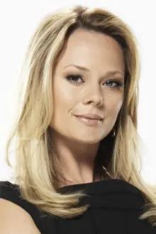 Kate Levering como: Molly Campbell