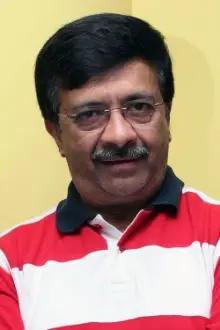 Y. G. Mahendran como: Dr.Purushottaman