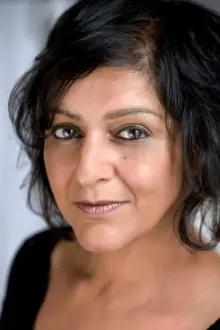 Meera Syal como: Asha