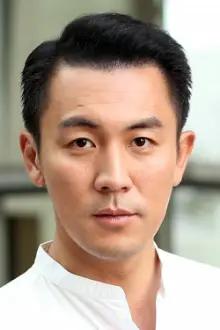 Shaun Tam Chun-Yin como: Mike
