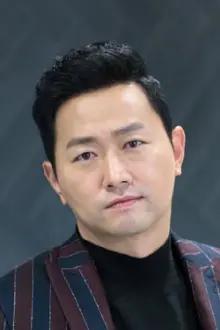 Kim Yu-seok como: Kim Yushin