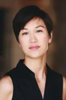 Cindy Cheung como: Stephanie Lam