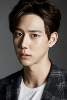 Jin Ju-hyung como: Lee Han-Kyul