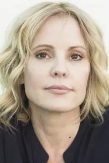 Emma Caulfield Ford como: Jadis the White Witch / Wife (voice)