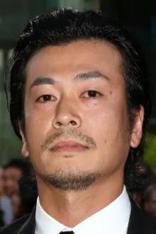 Masayoshi Haneda como: Takahashi