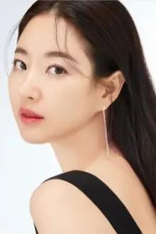 Kim Sa-rang como: Lee Soo-jin