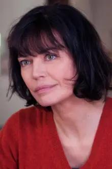 Marianne Denicourt como: Nathalie
