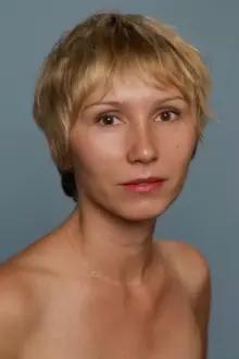 Dinara Drukarova como: Valentina Timofeïevna