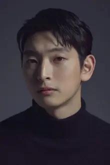 Jeong Jin-woon como: Jin Yu-jin