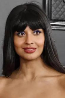 Jameela Jamil como: Gisela