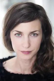 Émilie Caen como: Ghislaine Rateau