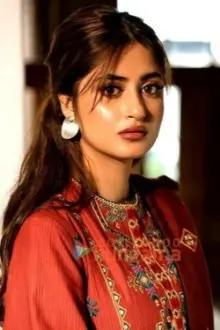 Sajal Ali como: Momina Sultan